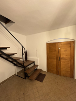 Eladó felújított présház a Strázsa-hegy frekventált részén