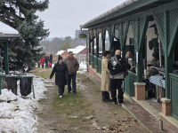 A VENDÉGLÁTÁST KOMOLYAN GONDOLJÁK