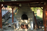 Sütés, főzés a pincefaluban, kültéri kemencék