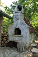 Sütés, főzés a pincefaluban, kültéri kemencék