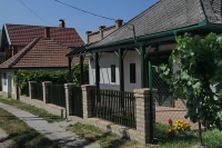 Monor, legyen Neked is Pincéd a Monori Pincefaluban!